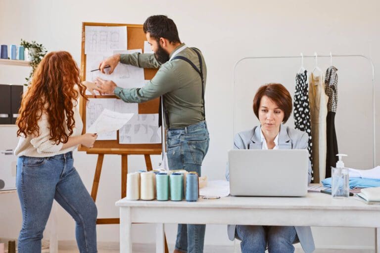 Merchandising: o que é, pra que serve, como criar e principais tipos