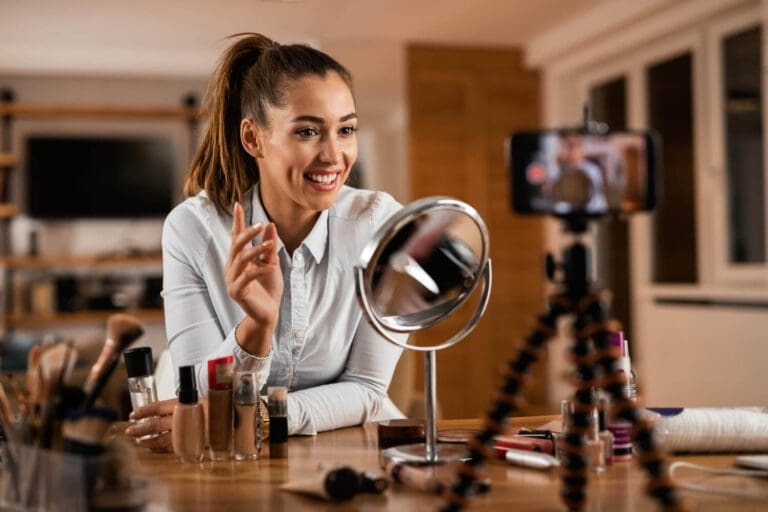 Influencer Digital: o que é, o que faz, como ser um e quanto ganha